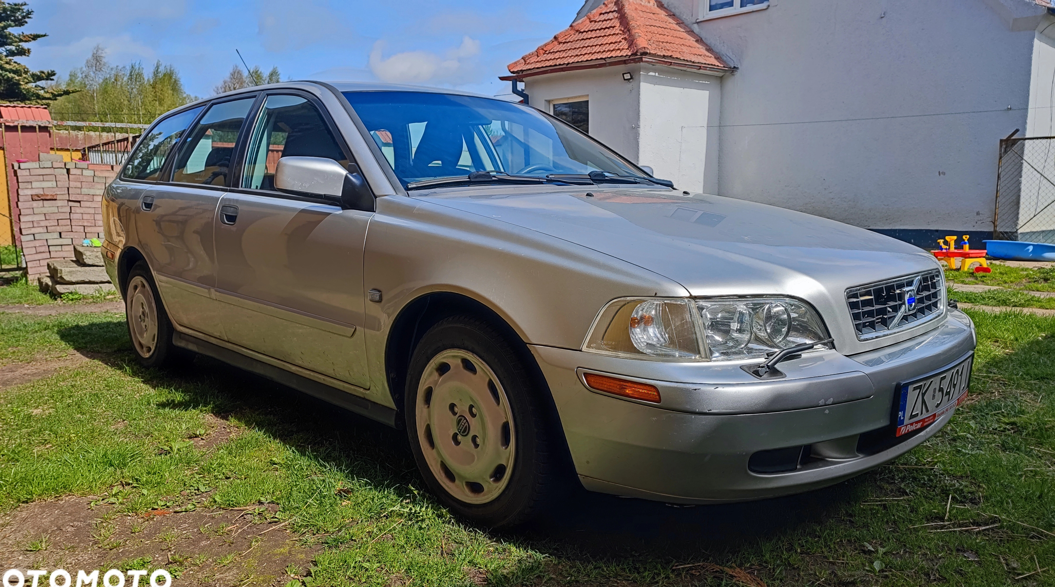 Volvo V40 cena 3500 przebieg: 190000, rok produkcji 2002 z Międzybórz małe 46